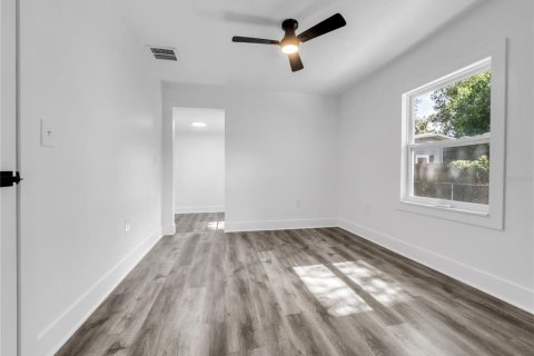 Villa ou maison à vendre à Tampa, Floride: 2 chambres, 81.94 m2 № 2436742 - photo 23