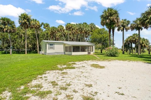 Commercial property in Okeechobee, Florida № 1694624 - photo 21
