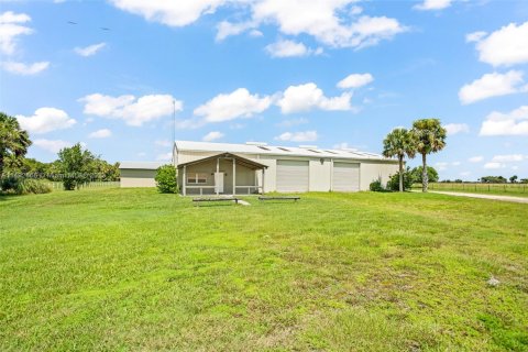 Commercial property in Okeechobee, Florida № 1694624 - photo 25