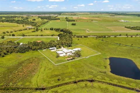 Commercial property in Okeechobee, Florida № 1694624 - photo 28