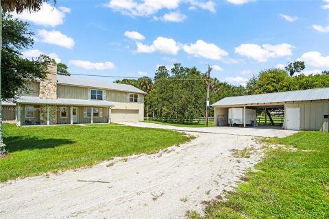 Commercial property in Okeechobee, Florida № 1694624 - photo 24