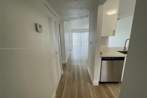 Copropriété à louer à Miramar, Floride: 2 chambres, 77.29 m2 № 1976179 - photo 13