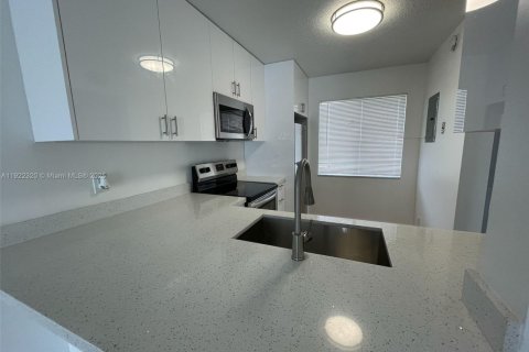 Copropriété à louer à Miramar, Floride: 2 chambres, 77.29 m2 № 1976179 - photo 7