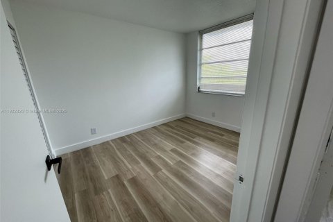 Copropriété à louer à Miramar, Floride: 2 chambres, 77.29 m2 № 1976179 - photo 11