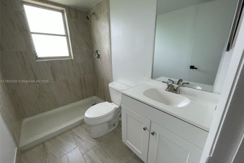 Copropriété à louer à Miramar, Floride: 2 chambres, 77.29 m2 № 1976179 - photo 9