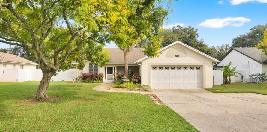 Villa ou maison à Winter Garden, Floride 3 chambres, 141.4 m2 № 2400139