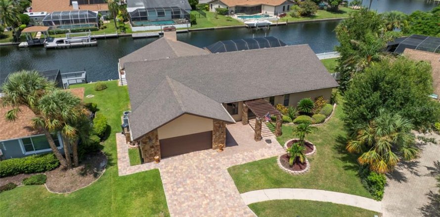 Casa en Tampa, Florida 4 dormitorios, 273.6 m2 № 1873689