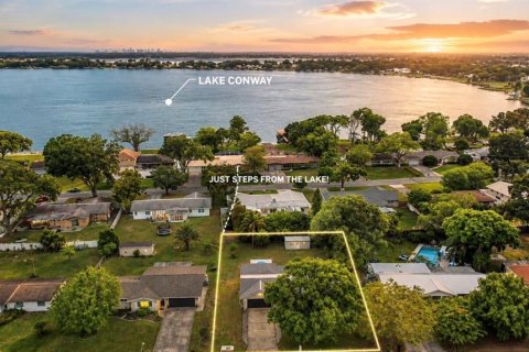 Villa ou maison à vendre à Belle Isle, Floride: 4 chambres, 156.08 m2 № 2316549 - photo 3