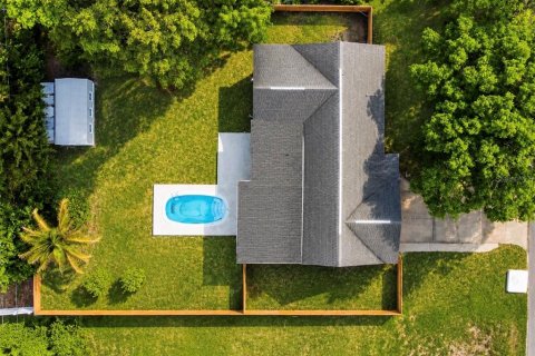 Villa ou maison à vendre à Belle Isle, Floride: 4 chambres, 156.08 m2 № 2316549 - photo 4
