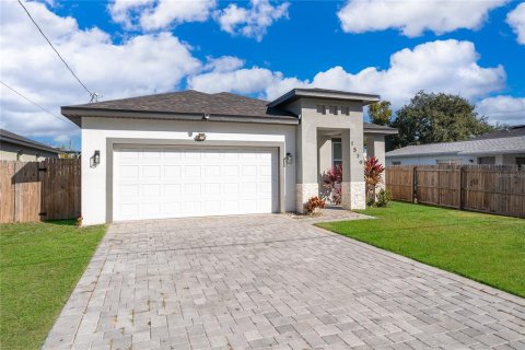 House in Orlando, Florida 4 bedrooms, 156.63 sq.m. № 2239542