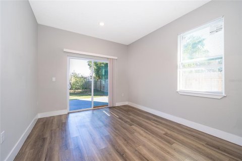 House in Orlando, Florida 4 bedrooms, 156.63 sq.m. № 2239542 - photo 17