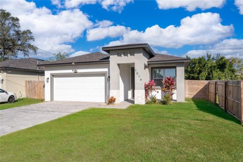House in Orlando, Florida 4 bedrooms, 156.63 sq.m. № 2239542 - photo 3