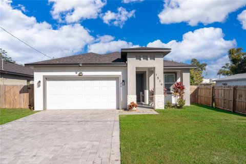 House in Orlando, Florida 4 bedrooms, 156.63 sq.m. № 2239542 - photo 2