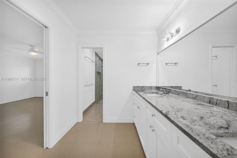 Condominio en venta en Pompano Beach, Florida, 3 dormitorios, 204.38 m2 № 2028874 - foto 25