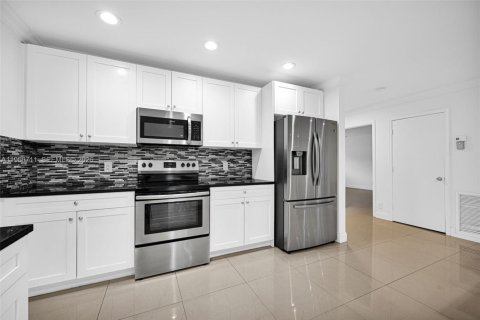 Condominio en venta en Pompano Beach, Florida, 3 dormitorios, 204.38 m2 № 2028874 - foto 17