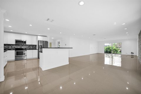 Condominio en venta en Pompano Beach, Florida, 3 dormitorios, 204.38 m2 № 2028874 - foto 12