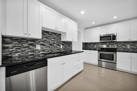 Condominio en venta en Pompano Beach, Florida, 3 dormitorios, 204.38 m2 № 2028874 - foto 14