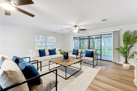 Casa en venta en Eustis, Florida, 3 dormitorios, 189.15 m2 № 1919909 - foto 18