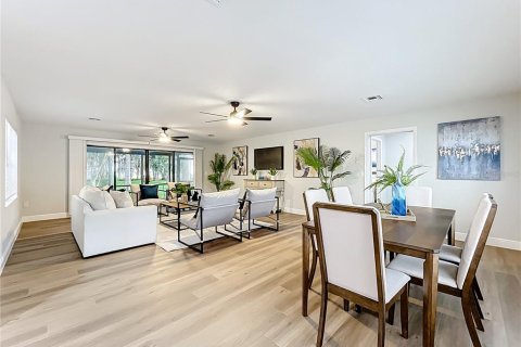 Casa en venta en Eustis, Florida, 3 dormitorios, 189.15 m2 № 1919909 - foto 16