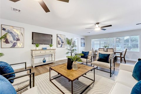 Casa en venta en Eustis, Florida, 3 dormitorios, 189.15 m2 № 1919909 - foto 21