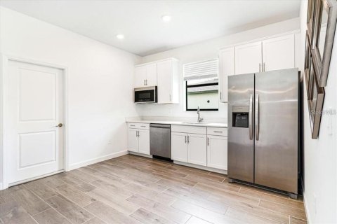 Villa ou maison à louer à Bradenton, Floride: 6 chambres, 271.09 m2 № 2386271 - photo 30