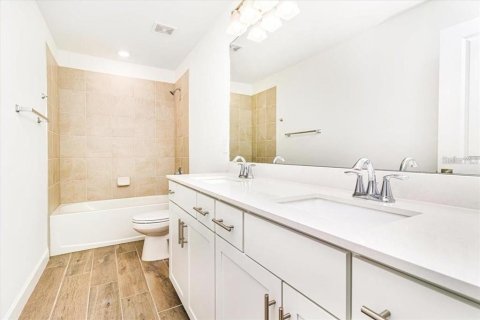 Villa ou maison à louer à Bradenton, Floride: 6 chambres, 271.09 m2 № 2386271 - photo 24