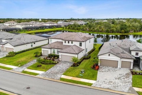Villa ou maison à louer à Bradenton, Floride: 6 chambres, 271.09 m2 № 2386271 - photo 7