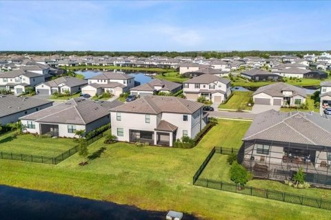 Villa ou maison à louer à Bradenton, Floride: 6 chambres, 271.09 m2 № 2386271 - photo 3