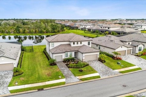Villa ou maison à louer à Bradenton, Floride: 6 chambres, 271.09 m2 № 2386271 - photo 9