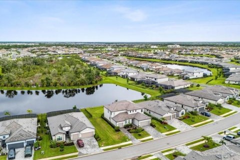 Villa ou maison à louer à Bradenton, Floride: 6 chambres, 271.09 m2 № 2386271 - photo 10