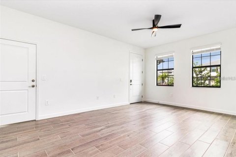 Villa ou maison à louer à Bradenton, Floride: 6 chambres, 271.09 m2 № 2386271 - photo 16