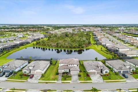 Villa ou maison à louer à Bradenton, Floride: 6 chambres, 271.09 m2 № 2386271 - photo 11
