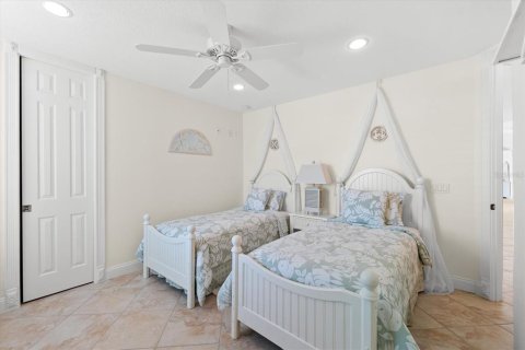 House in Port Charlotte, Florida 4 bedrooms, 330.55 sq.m. № 1549815 - photo 29