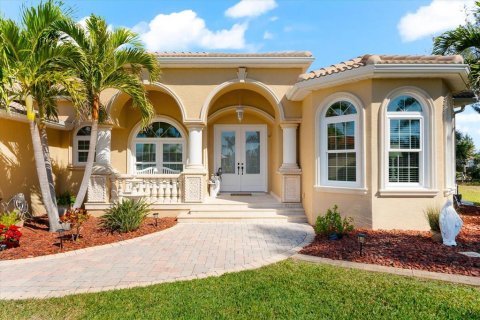 House in Port Charlotte, Florida 4 bedrooms, 330.55 sq.m. № 1549815 - photo 4