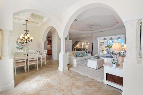 House in Port Charlotte, Florida 4 bedrooms, 330.55 sq.m. № 1549815 - photo 12