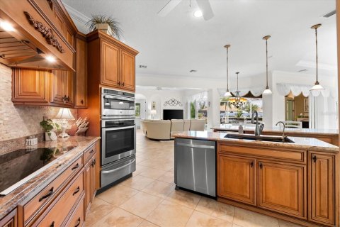 House in Port Charlotte, Florida 4 bedrooms, 330.55 sq.m. № 1549815 - photo 14