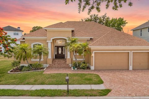 Casa en Tarpon Springs, Florida 5 dormitorios, 212.75 m2 № 2321148