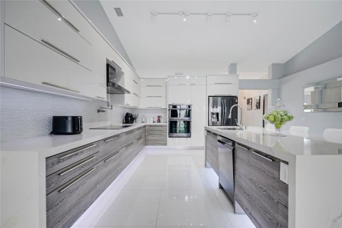 Villa ou maison à vendre à Kissimmee, Floride: 4 chambres, 164.44 m2 № 2402931 - photo 15