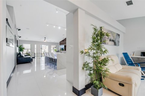 Villa ou maison à vendre à Kissimmee, Floride: 4 chambres, 164.44 m2 № 2402931 - photo 10
