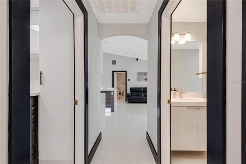 Villa ou maison à vendre à Kissimmee, Floride: 4 chambres, 164.44 m2 № 2402931 - photo 25
