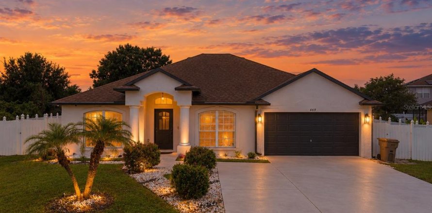 Villa ou maison à Kissimmee, Floride 4 chambres, 164.44 m2 № 2402931