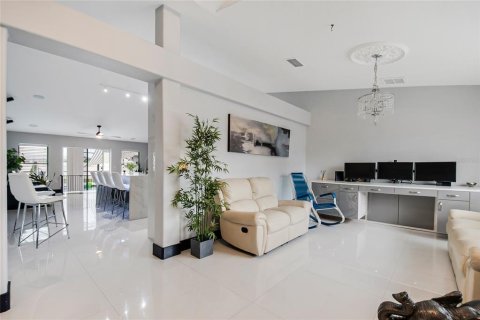 Villa ou maison à vendre à Kissimmee, Floride: 4 chambres, 164.44 m2 № 2402931 - photo 9