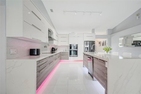 Villa ou maison à vendre à Kissimmee, Floride: 4 chambres, 164.44 m2 № 2402931 - photo 19