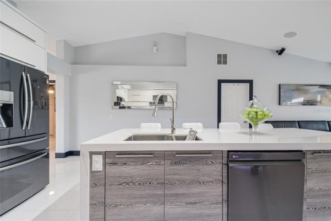 Villa ou maison à vendre à Kissimmee, Floride: 4 chambres, 164.44 m2 № 2402931 - photo 16