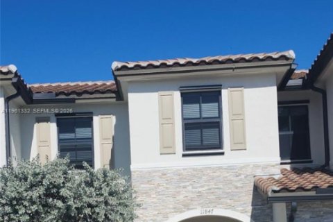 Таунхаус в Хомстед, Флорида 3 спальни, 137.77м2 № 2023223