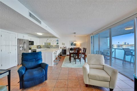 Copropriété à vendre à Sunny Isles Beach, Floride: 2 chambres, 120.77 m2 № 1962941 - photo 12