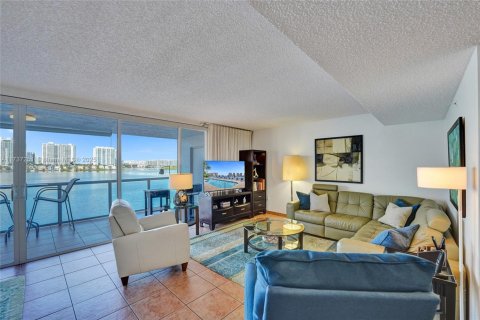 Copropriété à vendre à Sunny Isles Beach, Floride: 2 chambres, 120.77 m2 № 1962941 - photo 6