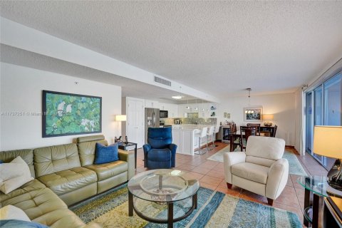 Copropriété à vendre à Sunny Isles Beach, Floride: 2 chambres, 120.77 m2 № 1962941 - photo 13