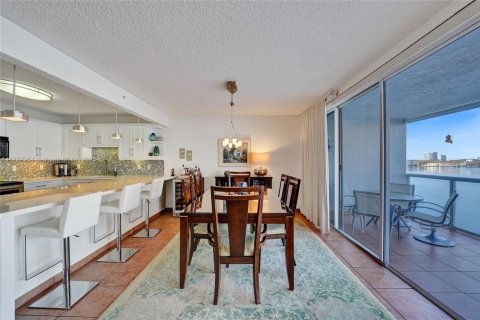 Copropriété à vendre à Sunny Isles Beach, Floride: 2 chambres, 120.77 m2 № 1962941 - photo 11