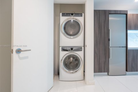 Condominio en venta en Miami, Florida, 61.5 m2 № 2055797 - foto 6
